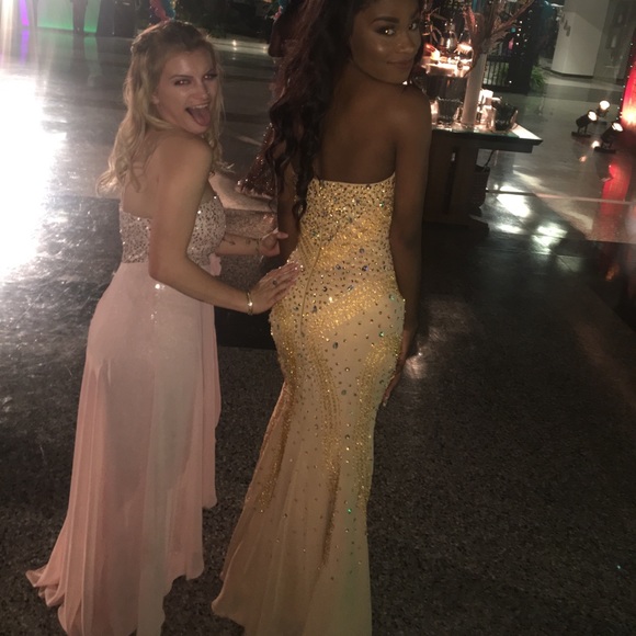 Prom dress - Picture 2 of 3